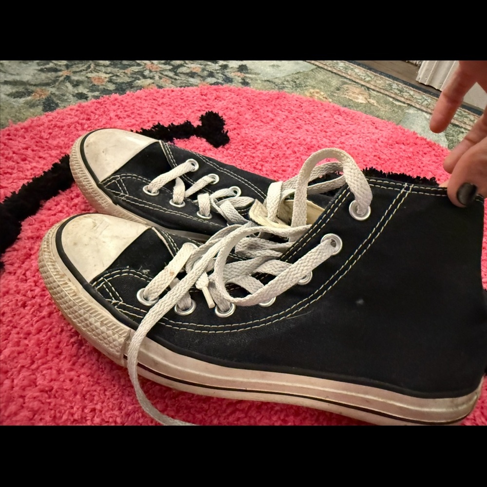Converse Black and White Classic Sneakers high top all stars
